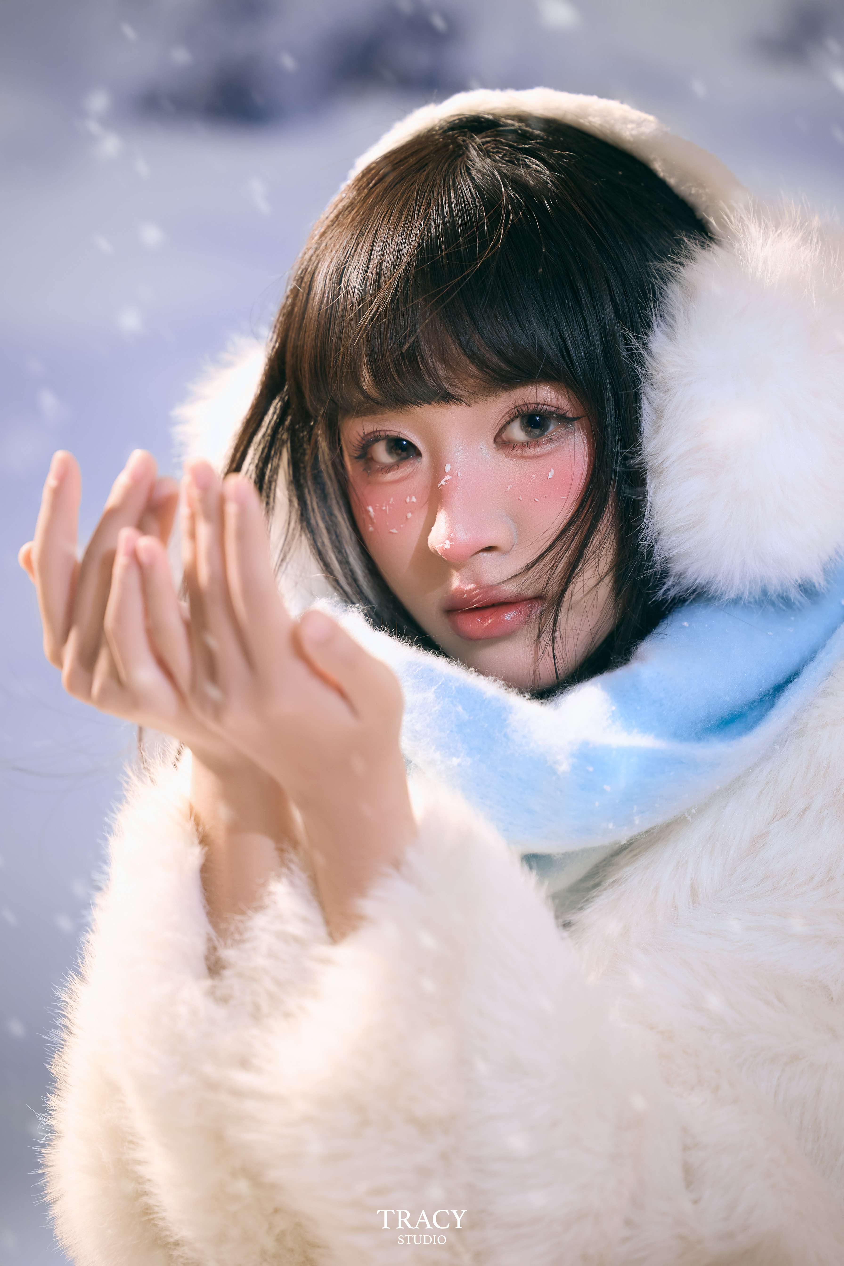 frontend/img/gallery/anh-giang-sinh/tracy-studio-chup-concept-noel-tuyet (1).jpg